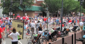Street Scene on Barracks Row, July 4, 2013, 10:40 am