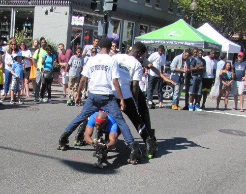 Skillz Skaters Demonstrate Prowess on Asphalt 