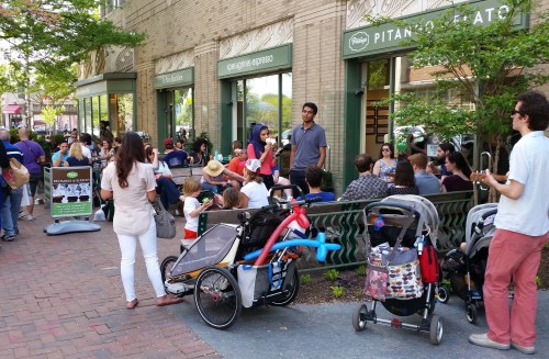 Cafe Society, Sunday Afternoon, c. 2:30pm, 300 block of 7th Street, SE