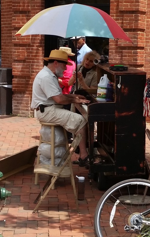 Joel and Pearl Bailes