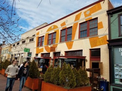 Last Thursday, Restorante Acqua Al 2 - across from Eastern Market - got a new paint job.  